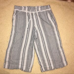 Ladies Striped Capris